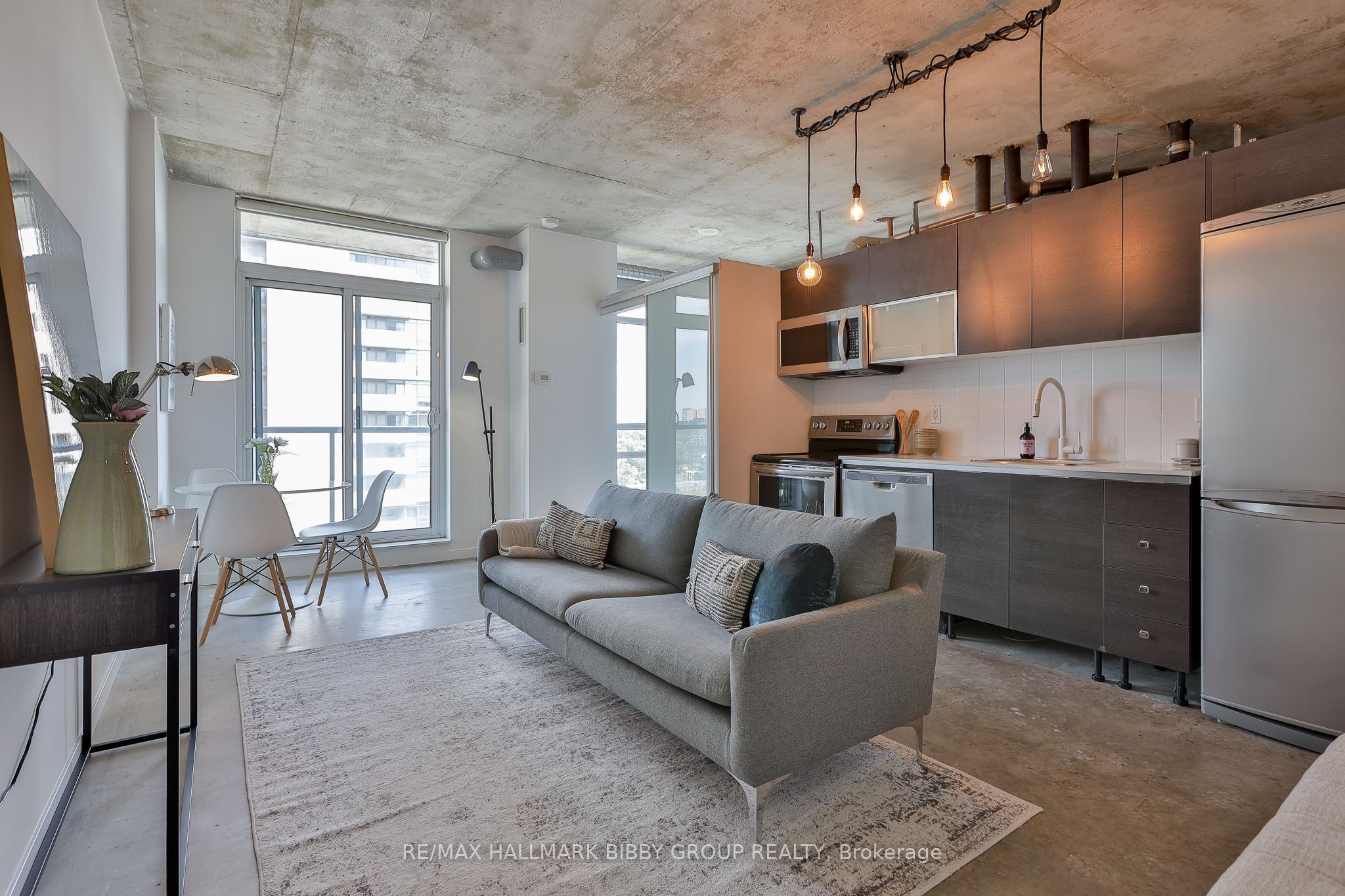 Westside Gallery Lofts