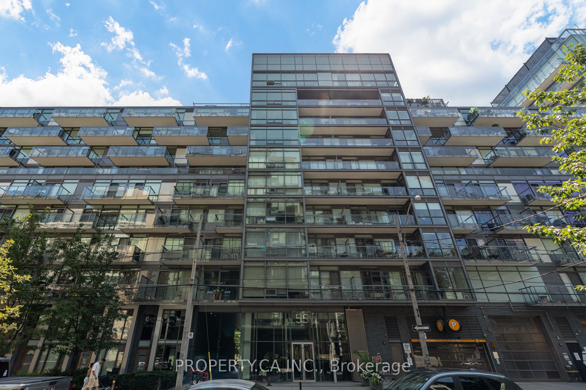 550 Wellington Lofts, #702