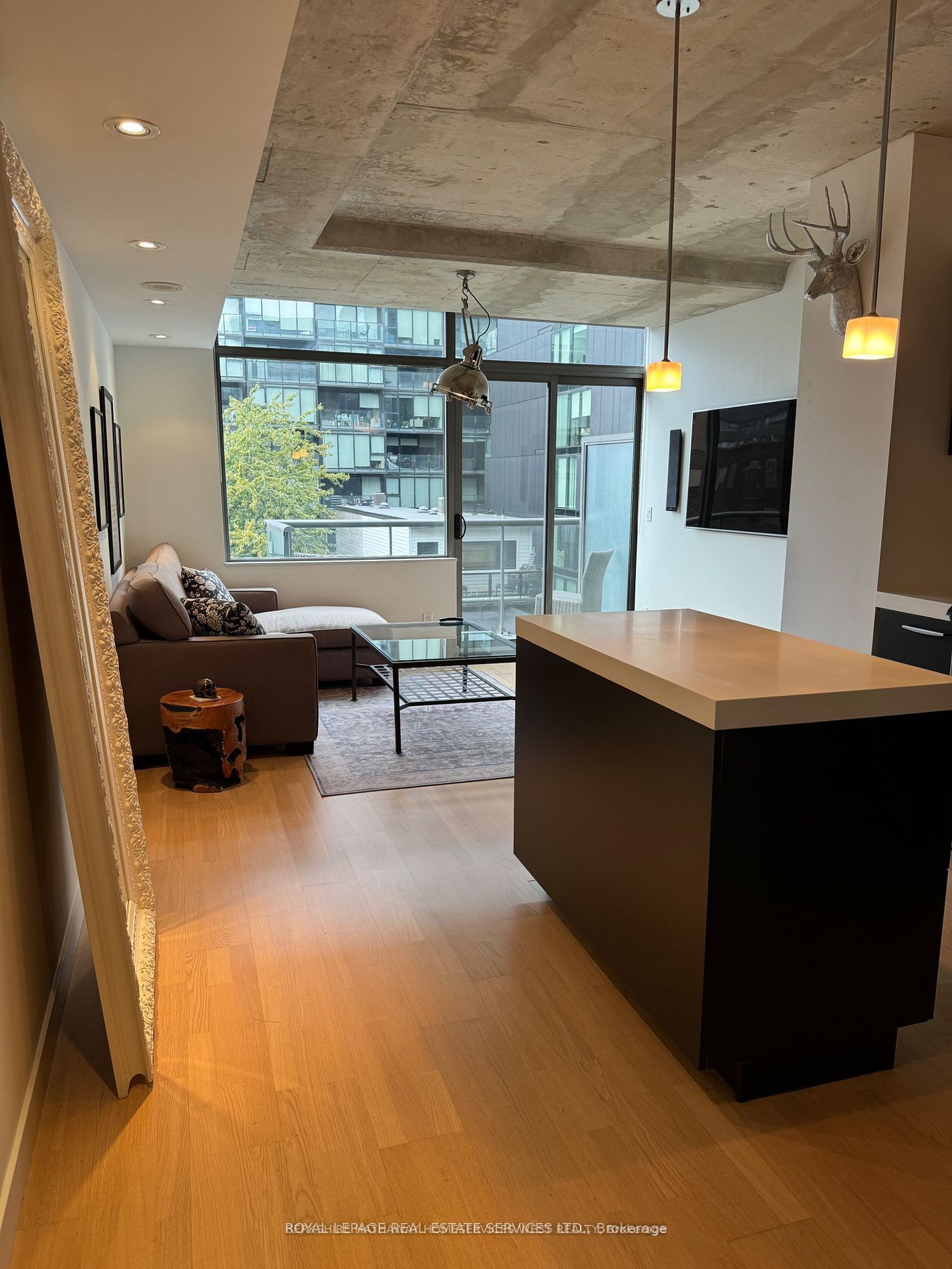 550 Wellington Lofts