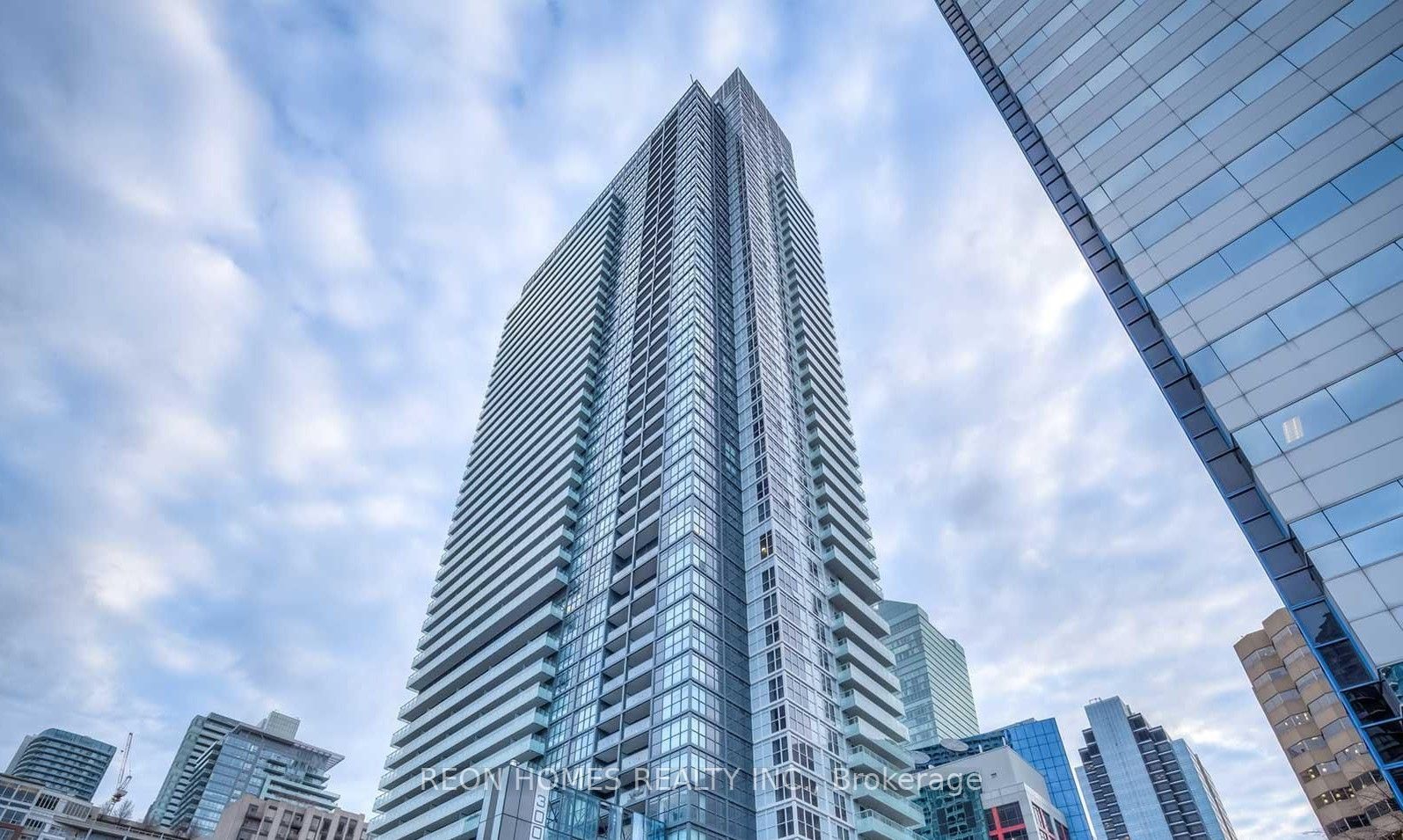 300 Front Street Lofts