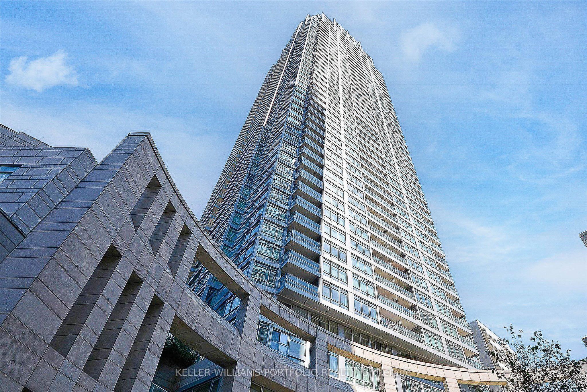 Quantum North Tower Lofts