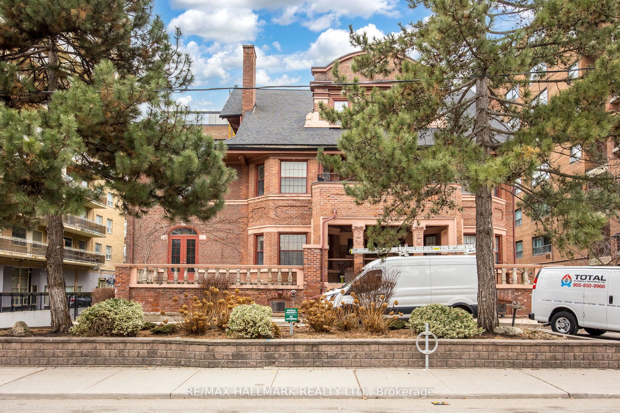 Powell Mansion Lofts