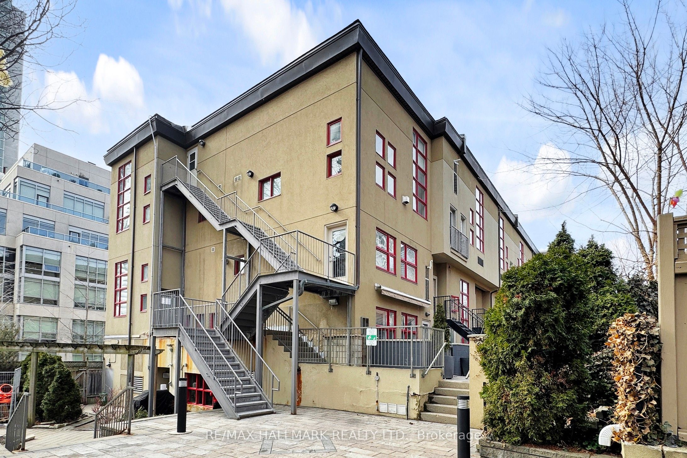 Earl Lofts, #314