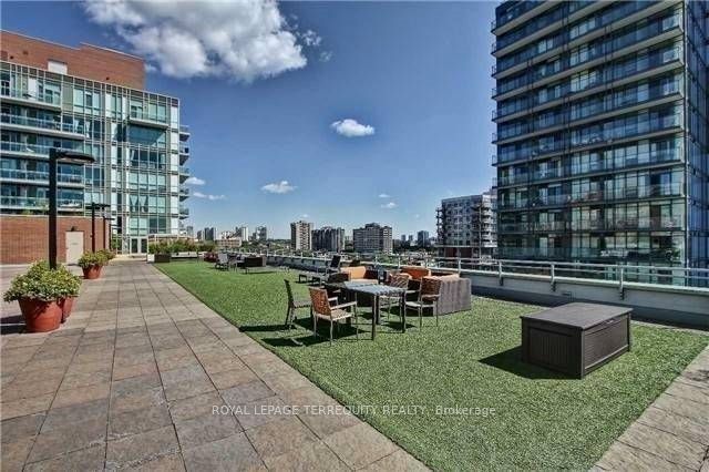 Vu Condos & Lofts
